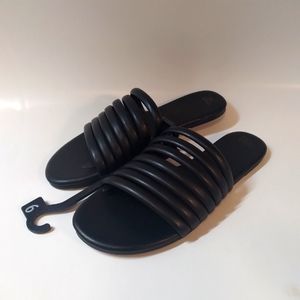 Black slippers 🏷SALE!